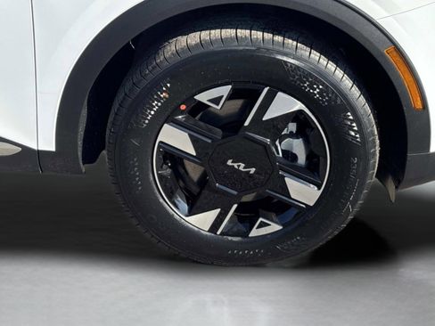 New 2026 Kia Sportage LX image 9