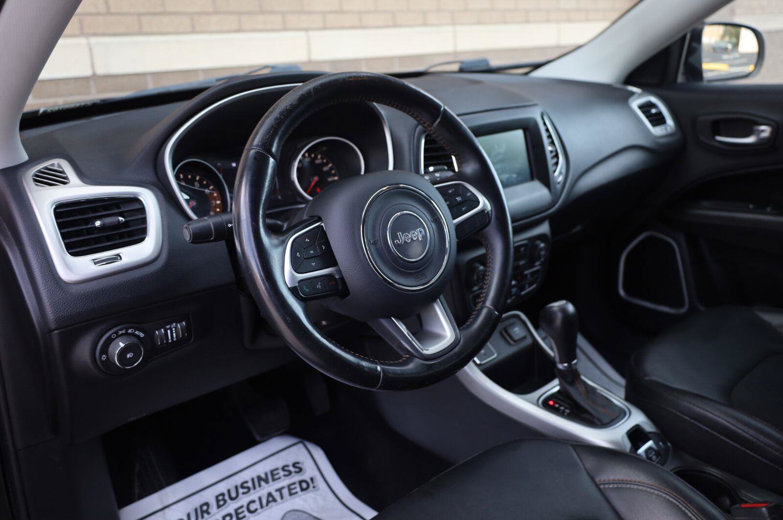 Used 2019 Jeep Compass Latitude FWD image 16