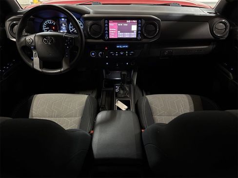 Used 2022 Toyota Tacoma TRD Sport image 10