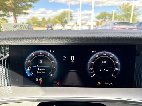 New 2025 Volkswagen Tiguan SE R-Line image 17