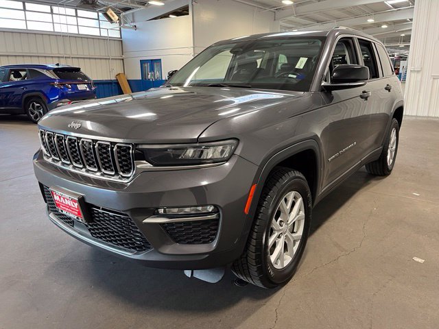 Used 2023 Jeep Grand Cherokee Limited AWD/4WD image 7