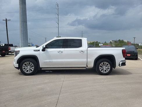 Used 2023 GMC Sierra 1500 Denali AWD/4WD image 11