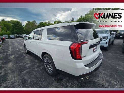Used 2023 GMC Yukon XL Denali Ultimate w/ LPO, Floor Liner Package AWD/4WD image 9