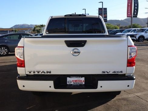 Certified 2022 Nissan Titan SV image 5
