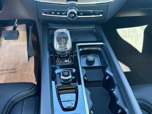 New 2026 Volvo XC60 B5 Ultra w/ Climate Package image 24