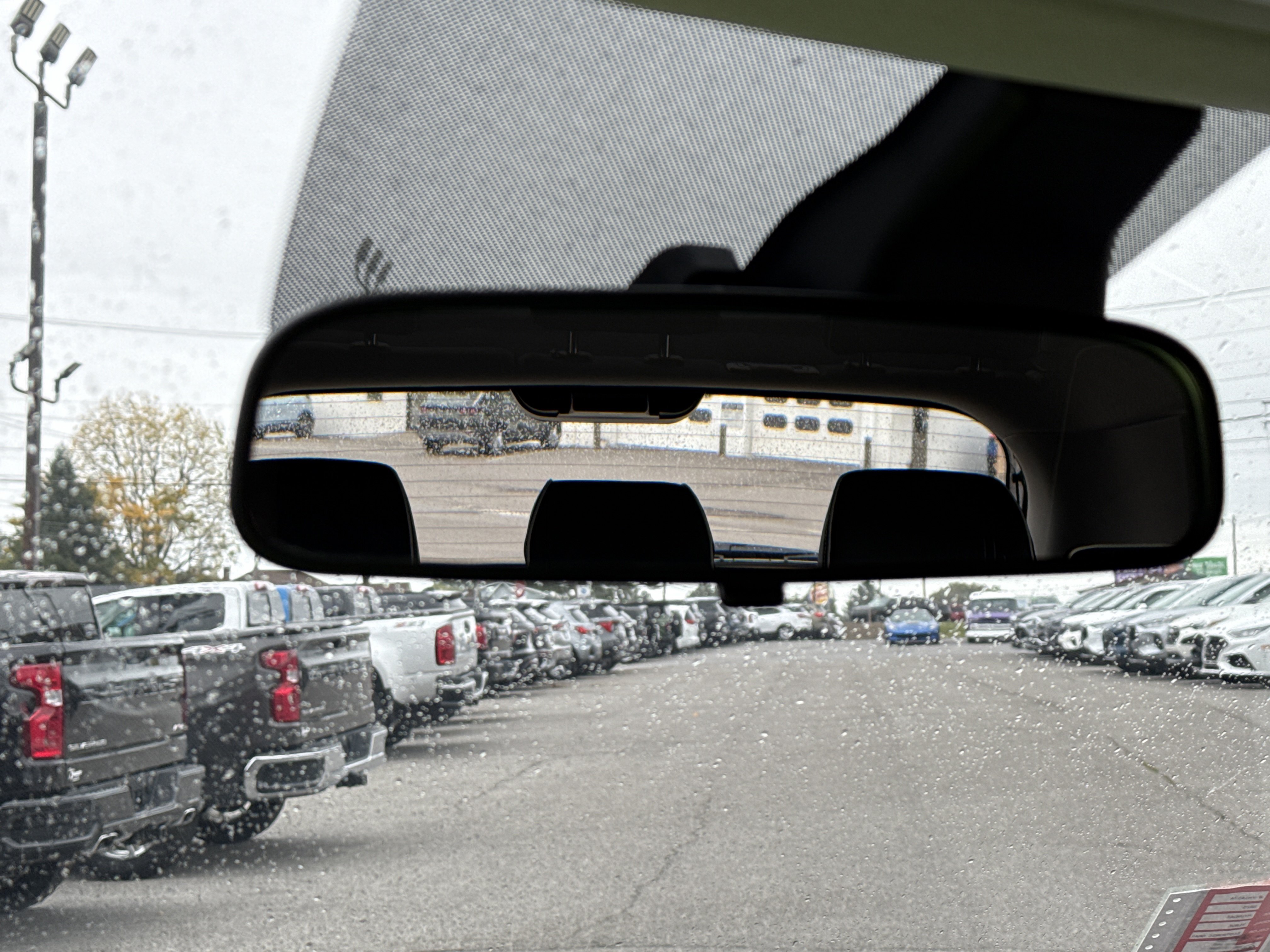 Used 2025 Hyundai Venue Limited FWD image 27