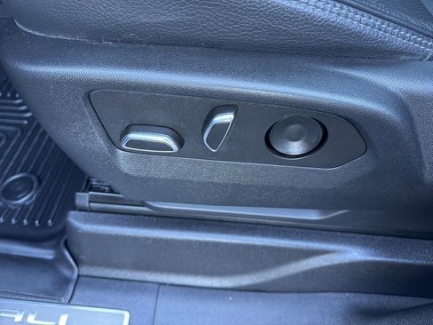 Used 2022 GMC Yukon Denali w/ Denali Premium Package image 26