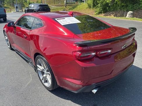 Used 2021 Chevrolet Camaro LT w/ Technology Package RWD image 7