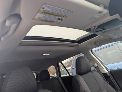 Used 2025 Subaru Outback Premium w/ Popular Package #1A image 5