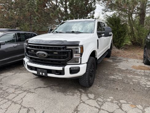 Used 2021 Ford F250 Lariat image 2