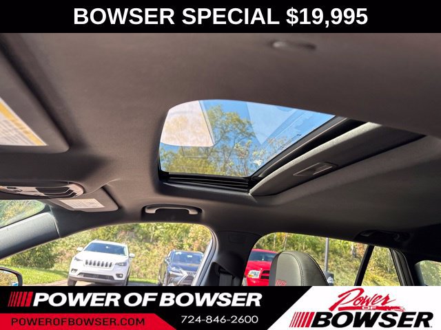 Used 2024 Chevrolet Trax RS w/ Sunroof Package FWD image 12