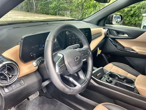 Certified 2025 Chevrolet Equinox ACTIV w/ Convenience Package III image 11