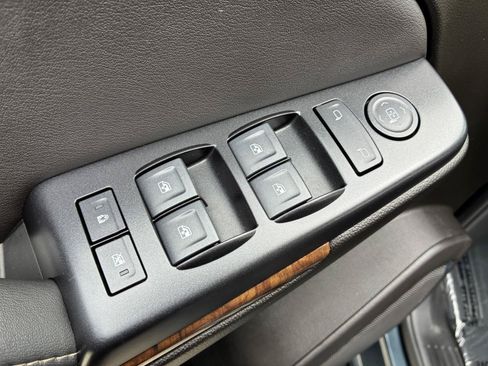 Used 2019 Chevrolet Tahoe LS AWD/4WD image 10