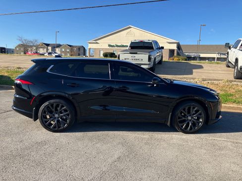 Used 2025 Toyota Crown Signia Limited image 8