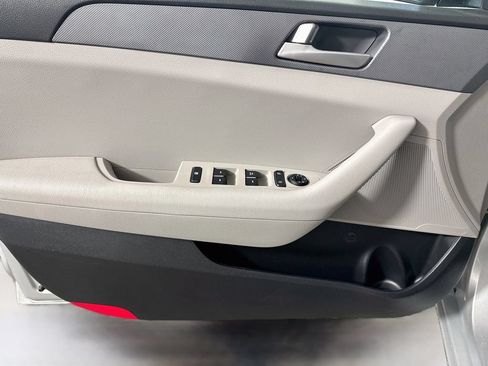 Used 2017 Hyundai Sonata SE FWD image 12