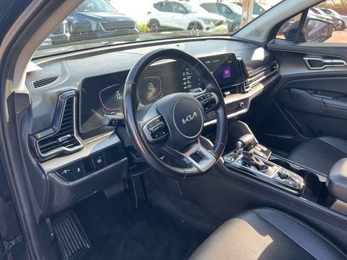 Used 2023 Kia Sportage EX image 6