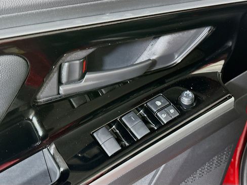 Used 2025 Toyota bZ4X FWD image 14