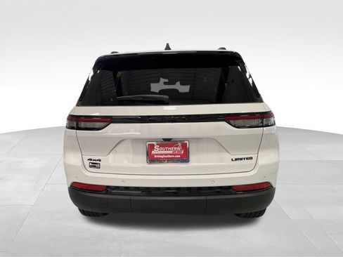 New 2025 Jeep Grand Cherokee Limited w/ Black Appearance Package AWD/4WD image 7