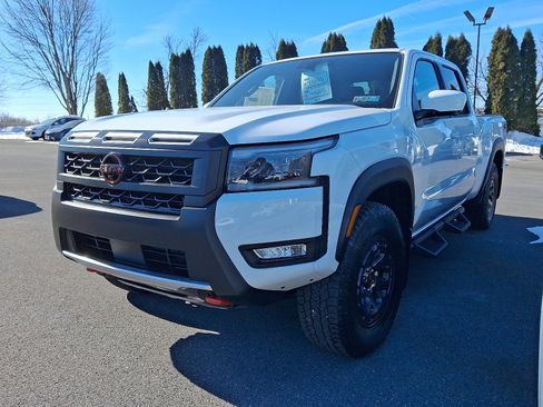 New 2026 Nissan Frontier SV w/ SV Convenience Package image 3