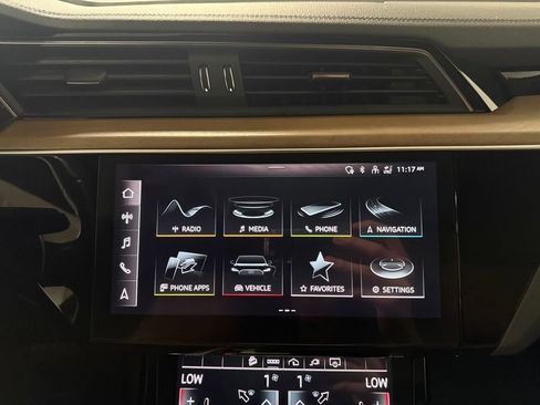 Used 2024 Audi Q8 e-tron Premium Plus w/ Premium Plus Package AWD/4WD image 12