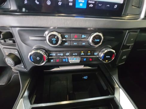 Certified 2025 Ford F350 Platinum w/ Tremor Off-Road Package AWD/4WD image 17