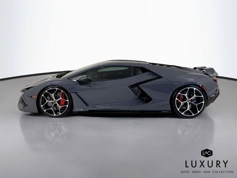 Used 2025 Lamborghini Revuelto AWD/4WD image 9