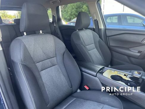 Used 2024 Nissan Rogue SV FWD image 31