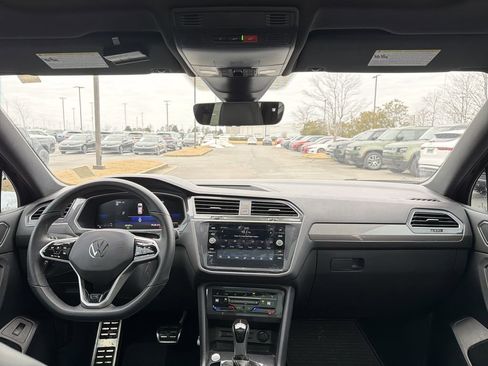 Used 2024 Volkswagen Tiguan SE R-Line image 20