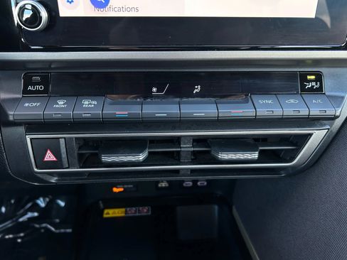 Used 2025 Toyota Camry LE image 25