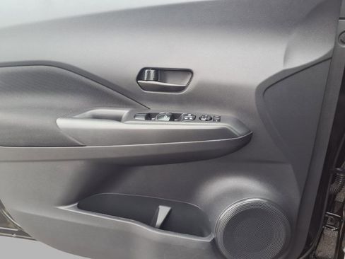 Certified 2025 Nissan Kicks Play S image 17