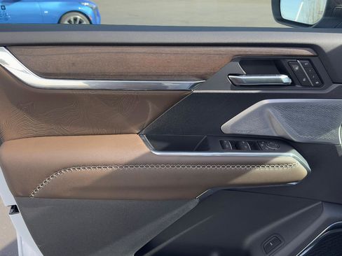 New 2026 GMC Acadia Denali Ultimate image 15