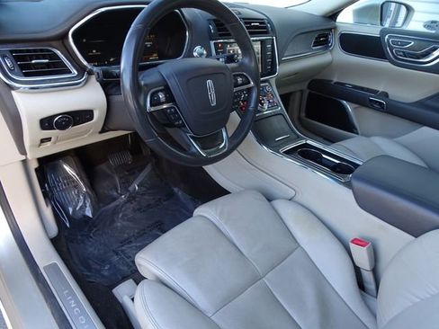 Used 2017 Lincoln Continental Reserve w/ Technology Package image 22
