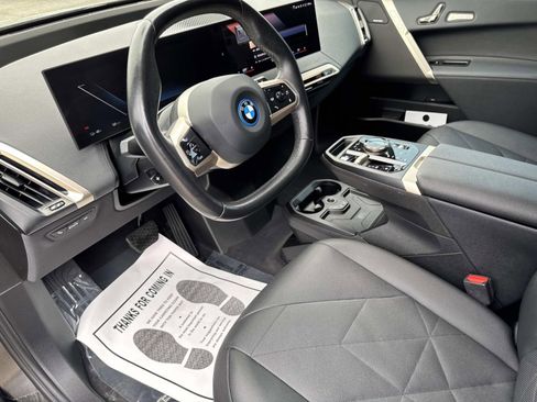 Certified 2022 BMW iX xDrive50 w/ Premium Package AWD/4WD image 19