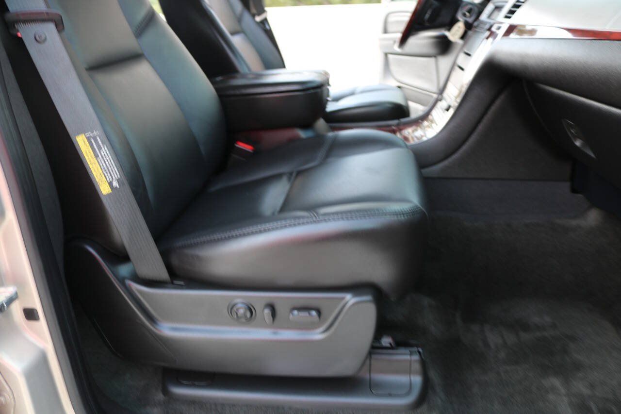 Used 2007 Cadillac Escalade AWD image 17