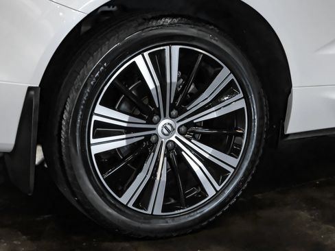 Used 2022 Volvo XC60 B5 Inscription w/ Advanced Package FWD image 48