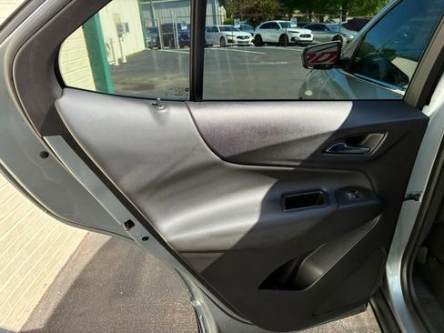 Used 2023 Chevrolet Equinox LT AWD/4WD image 17