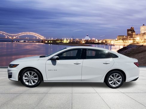 Used 2022 Chevrolet Malibu LT image 2