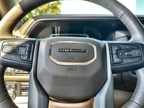 Used 2021 GMC Yukon Denali w/ Denali Ultimate Package image 33