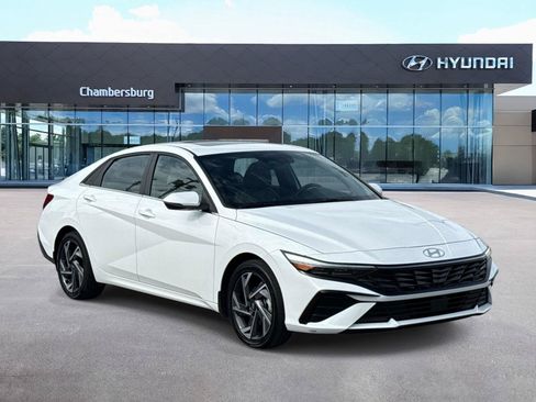 Certified 2025 Hyundai Elantra Limited w/ Cargo Package FWD image 1