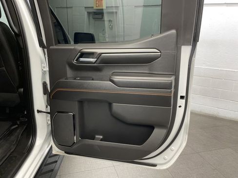 Used 2022 GMC Sierra 1500 AT4 w/ AT4 Premium Package image 32