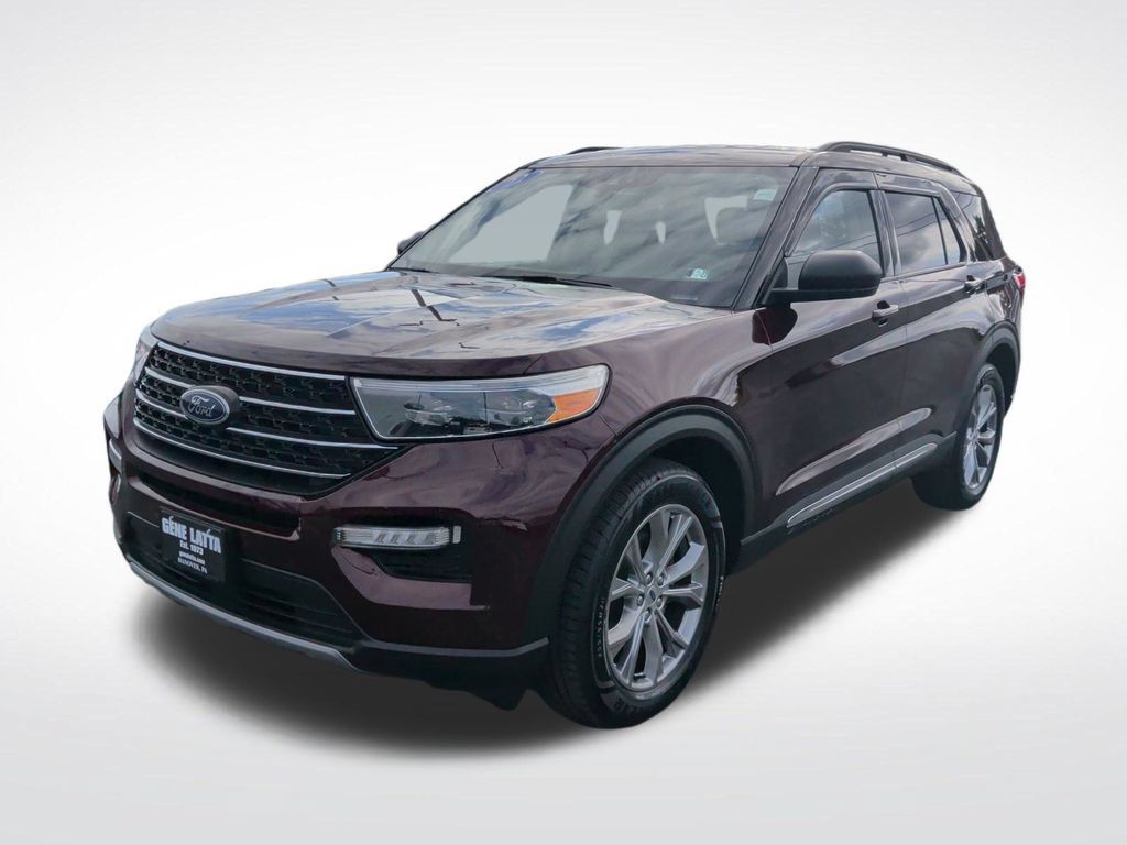 Certified 2022 Ford Explorer XLT w/ Equipment Group 202A AWD/4WD image 3