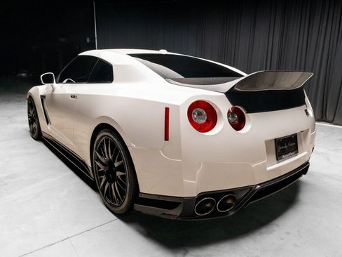 Used 2013 Nissan GT-R Black Edition image 13