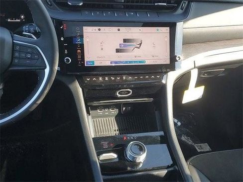 New 2026 Jeep Grand Cherokee Altitude AWD/4WD image 15