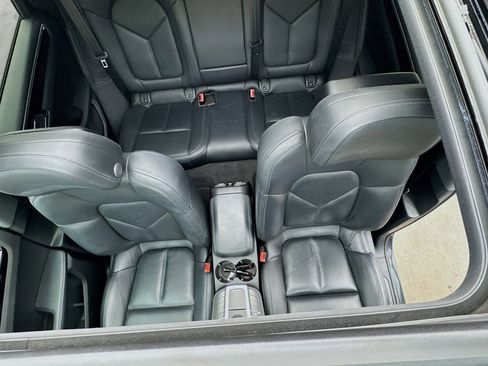 Used 2021 Porsche Macan image 14