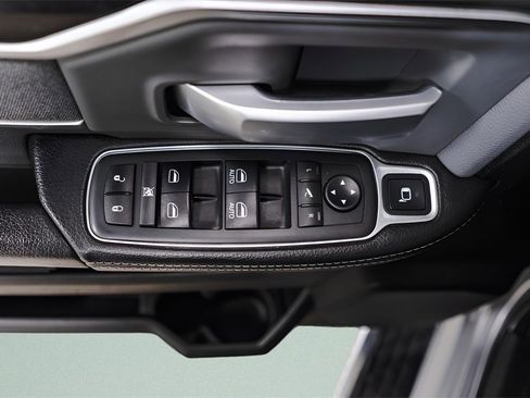 Used 2021 RAM 2500 Big Horn w/ Level 2 Equipment Group image 26