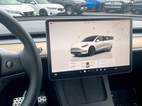 Used 2023 Tesla Model Y Long Range image 6