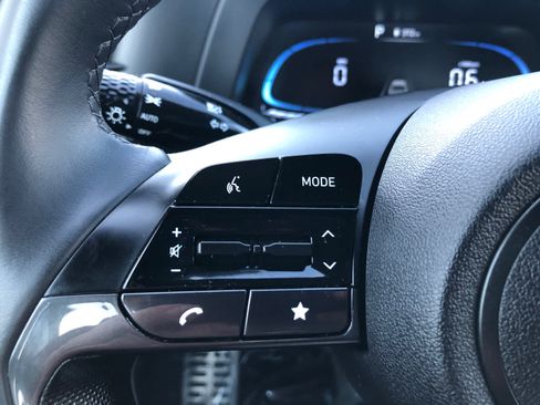 Certified 2025 Hyundai Elantra Sport image 6