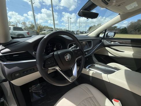 Used 2024 Buick Enclave Avenir image 10