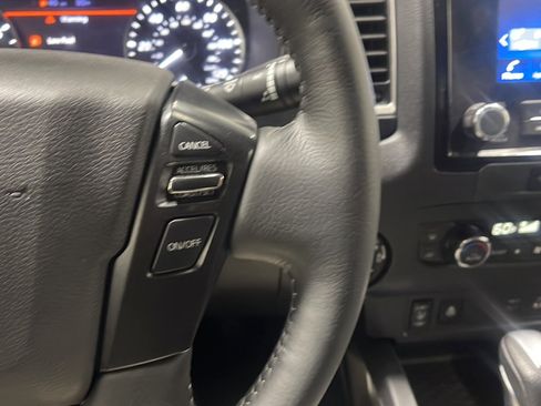 Used 2023 Nissan Frontier SV AWD/4WD image 7