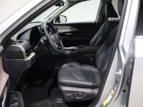 Used 2024 Toyota Grand Highlander Platinum image 10